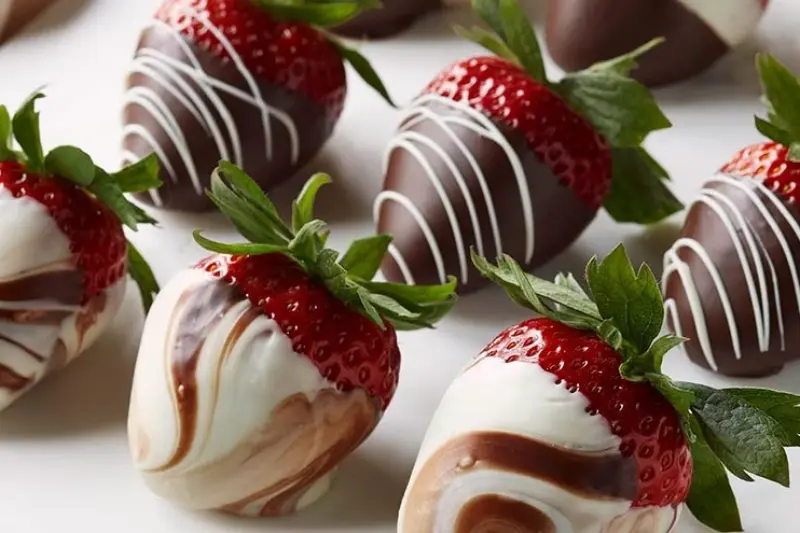 Making Chocolate Covered Strawberries in 5 Easy Steps