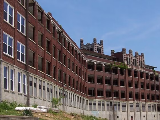 How to Tour Haunted Waverly Hills Sanitarium in Louisville Kentucky