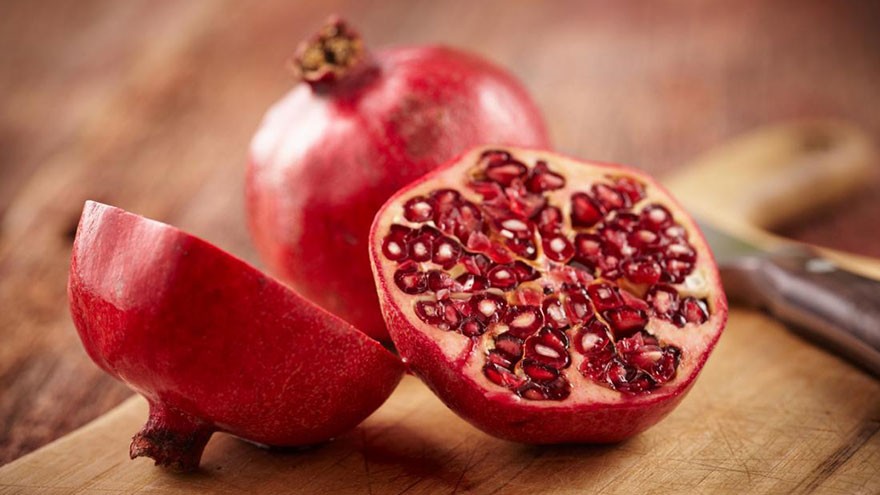 Removing the Seeds Pomegranates