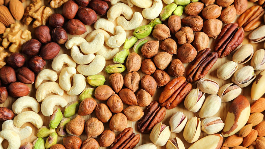 nuts Foods That Make You Smarter