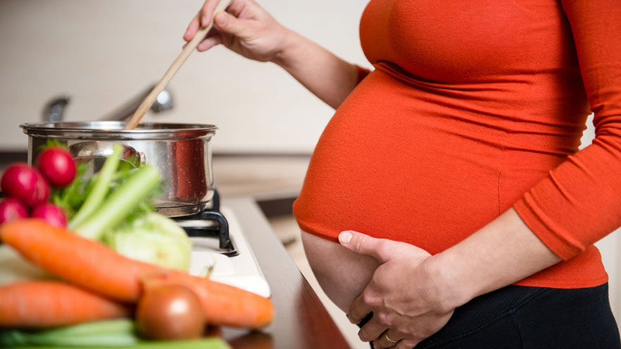 Eat Safe While Pregnant